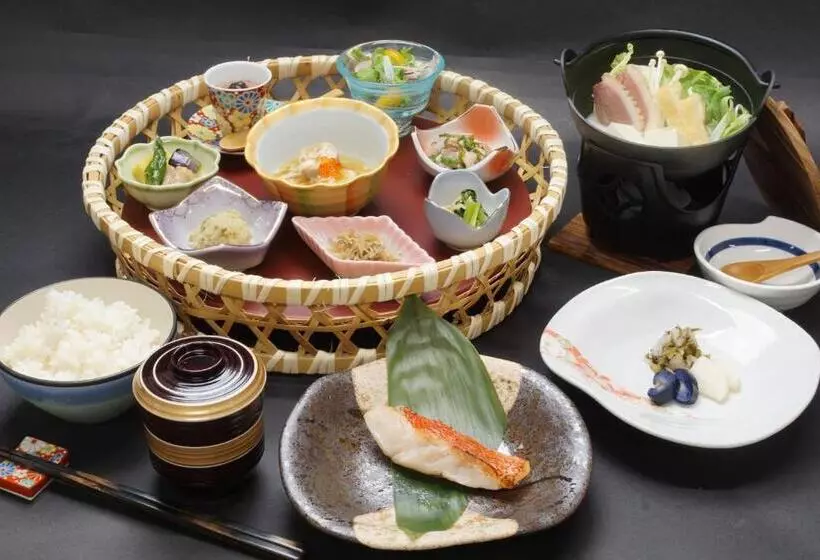 Hotelli 京ごはんと露天風呂の宿 ゆのはな 月や