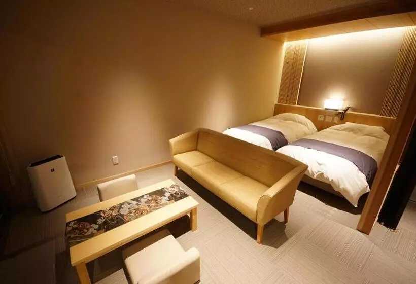 Hotelli 京ごはんと露天風呂の宿 ゆのはな 月や