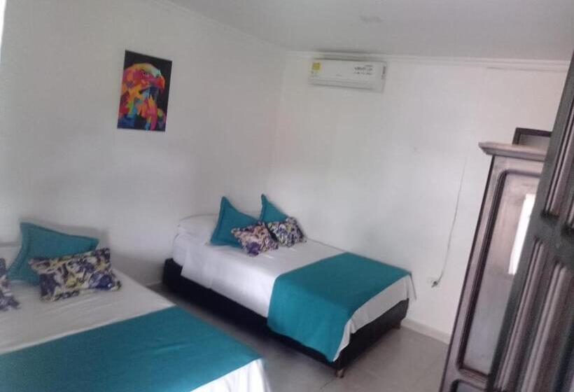 هتل Los Tambos Del Caribe Beach