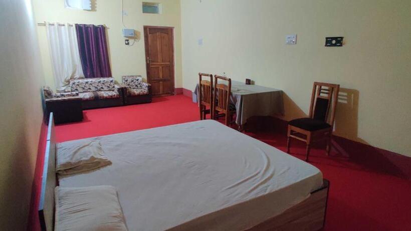 فندق Oyo Heera Palace