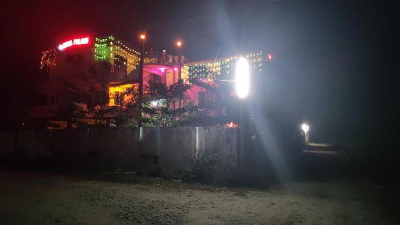 فندق Oyo Heera Palace