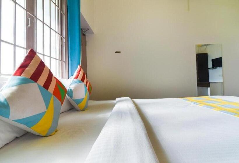 Отель Silver Breeze Residency