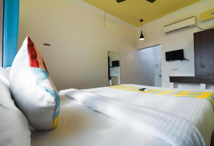 Отель Silver Breeze Residency