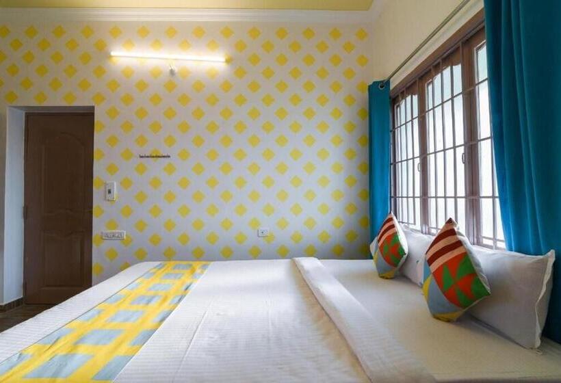 Отель Silver Breeze Residency