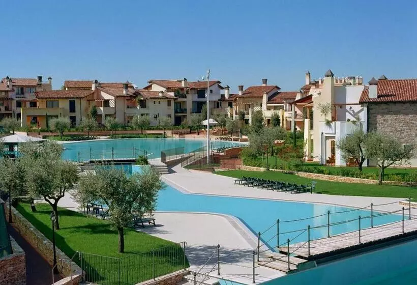 Lugana Resort & Sporting Club   Sermana Village