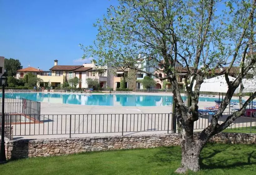 Lugana Resort & Sporting Club   Sermana Village