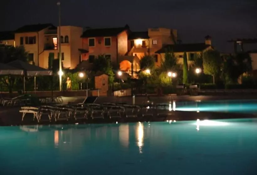 Lugana Resort & Sporting Club   Sermana Village