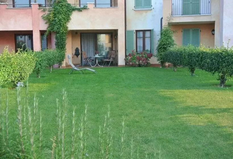 Lugana Resort & Sporting Club   Sermana Village
