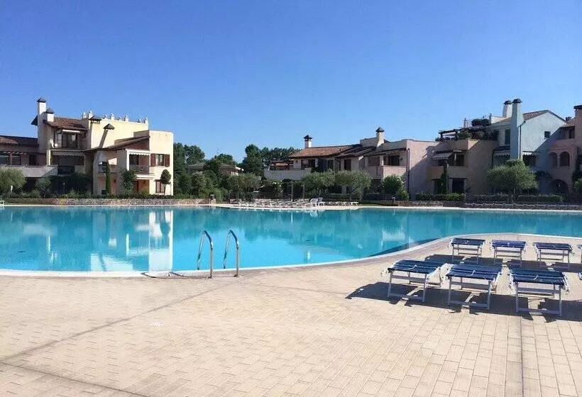 Lugana Resort & Sporting Club   Sermana Village