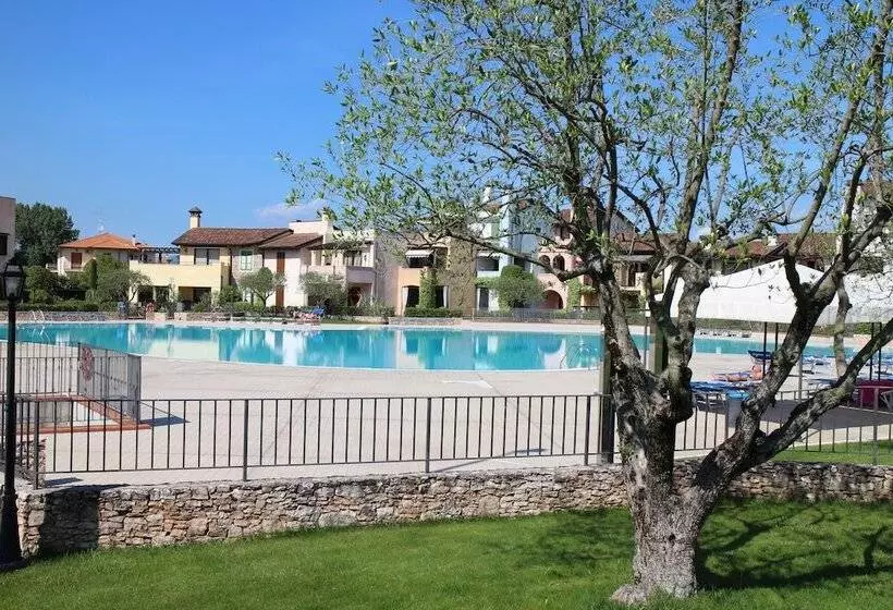 Lugana Resort & Sporting Club   Sermana Village