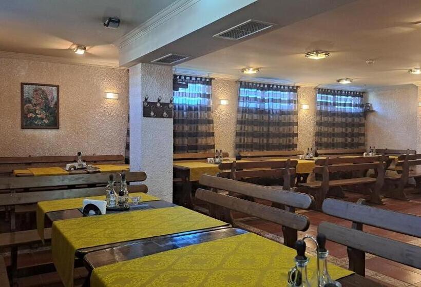 Pension (Hôtel basse catégorie) къща за гости Real