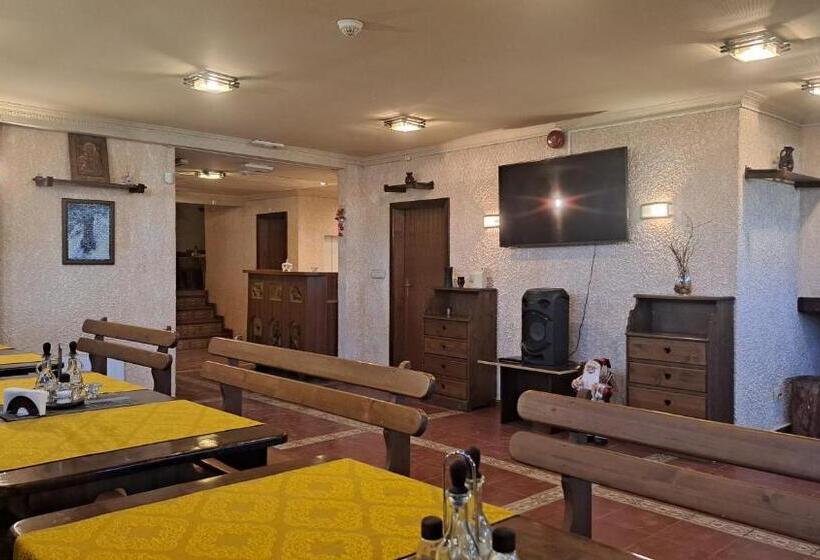 Pension (Hôtel basse catégorie) къща за гости Real