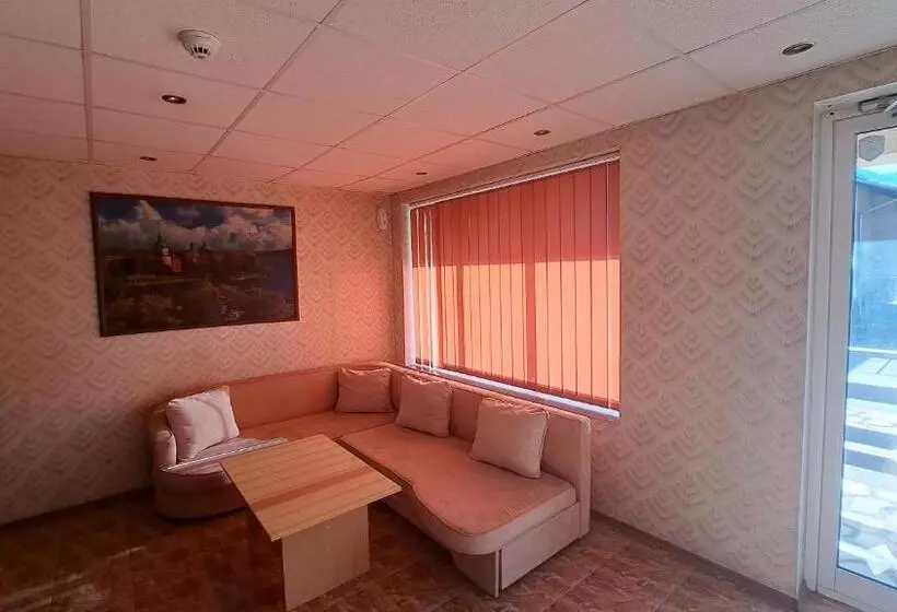 Majatalo къща за гости Real