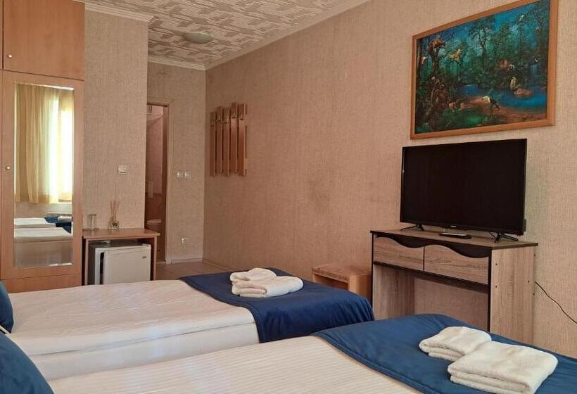 Pension (Hôtel basse catégorie) къща за гости Real