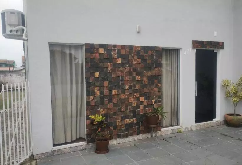 ペンション Casa De Hóspedes Nos Carianos Perto Do Aeroporto