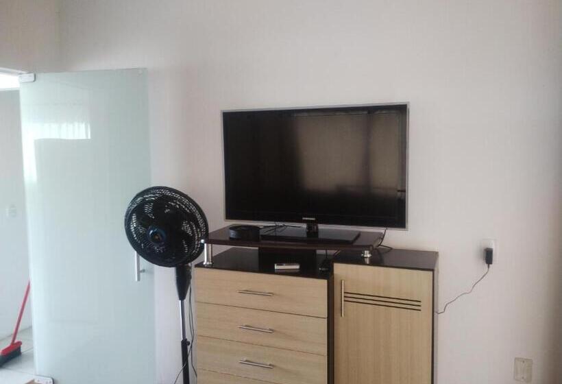 بنسيون Casa De Hóspedes Nos Carianos Perto Do Aeroporto