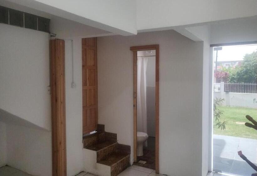 بنسيون Casa De Hóspedes Nos Carianos Perto Do Aeroporto