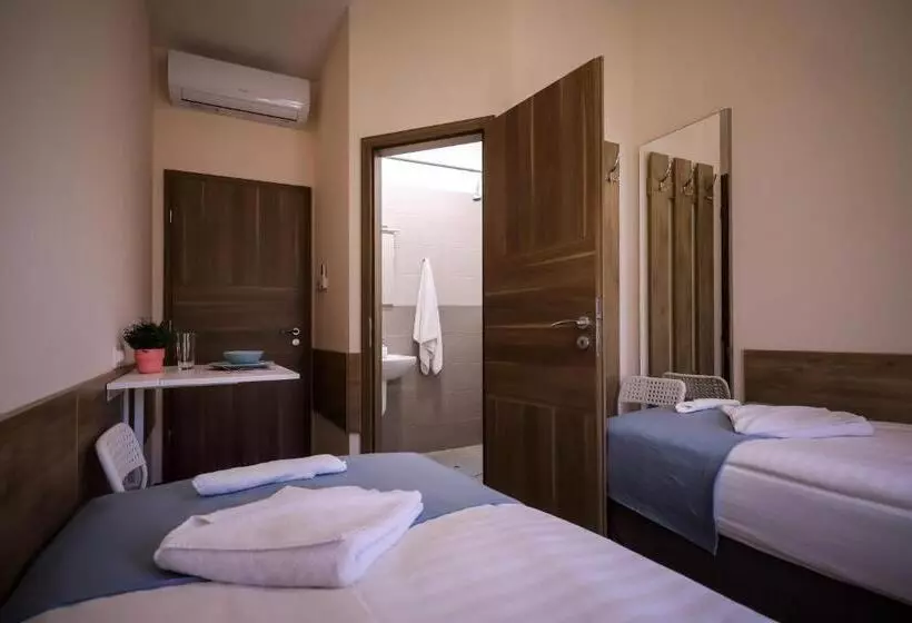 پانسیون East Station Comfort Plus