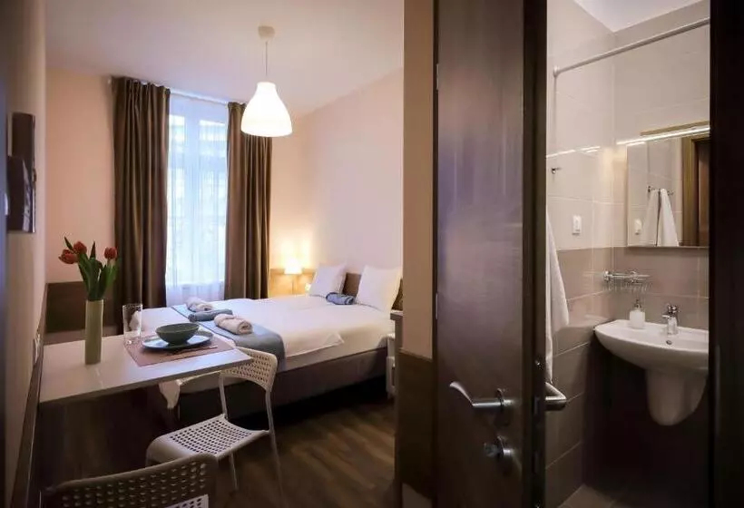 پانسیون East Station Comfort Plus