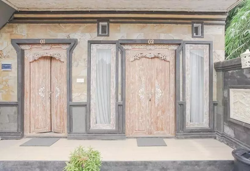 ペンション Giri Krisna Guest House