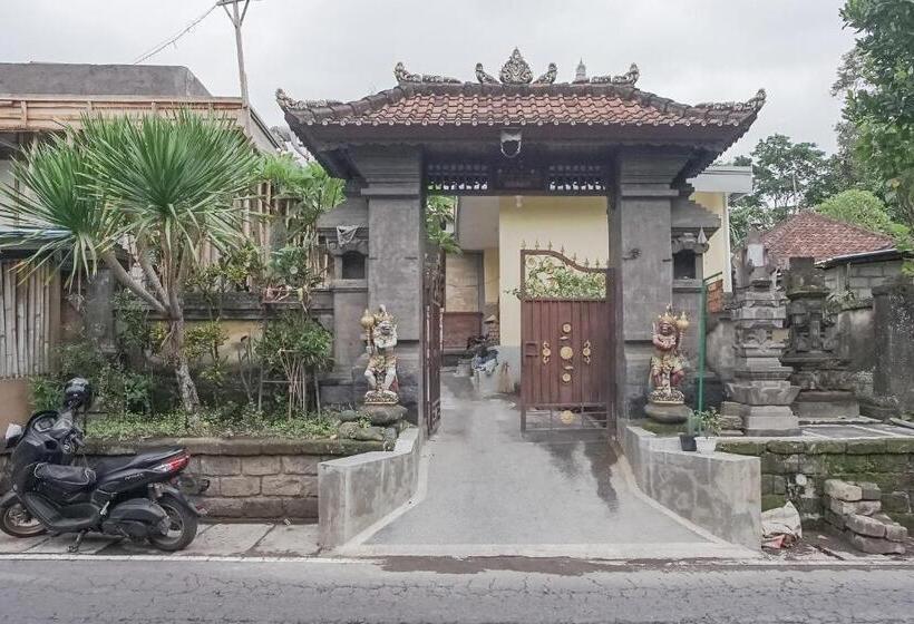 膳宿费 Giri Krisna Guest House