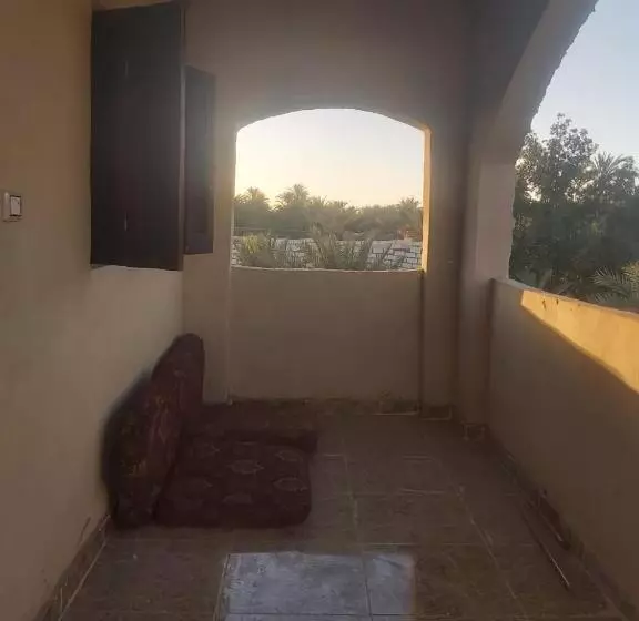 پانسیون Oum House