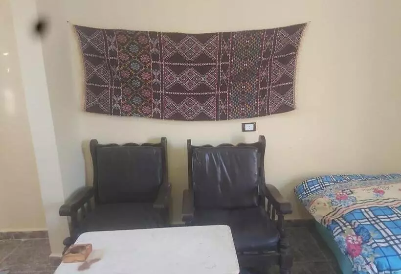 پانسیون Oum House