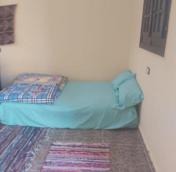 پانسیون Oum House