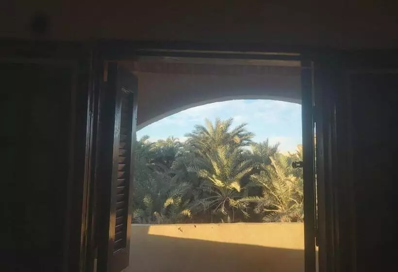 پانسیون Oum House