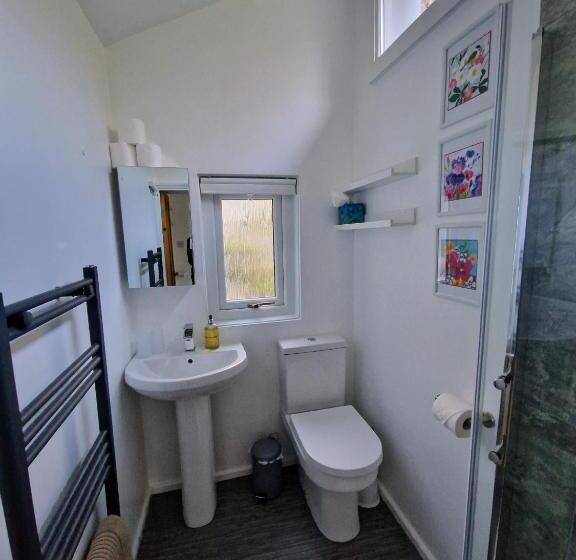 פנסיון Primrose Cottage