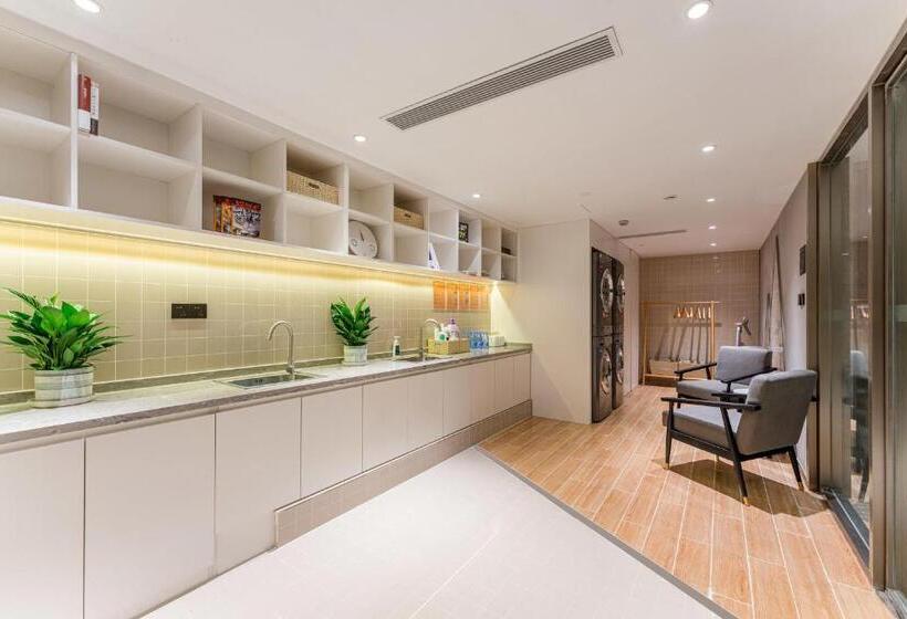 Atour Hotel Beijing Dahongmen Yintai