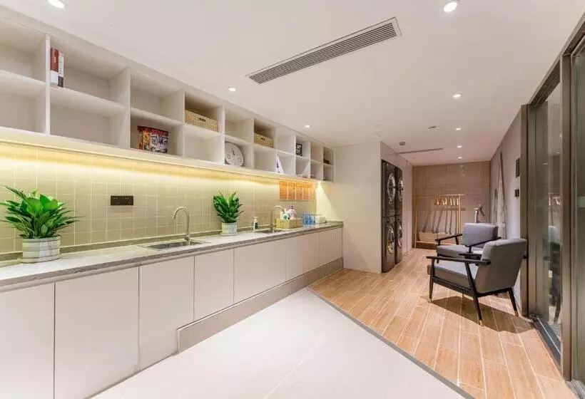 Atour Hotel Beijing Dahongmen Yintai