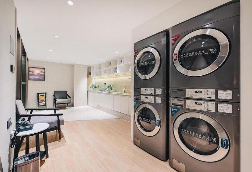 Atour Hotel Beijing Dahongmen Yintai