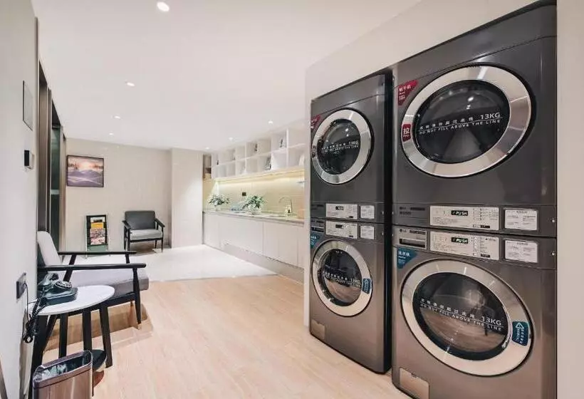 Atour Hotel Beijing Dahongmen Yintai