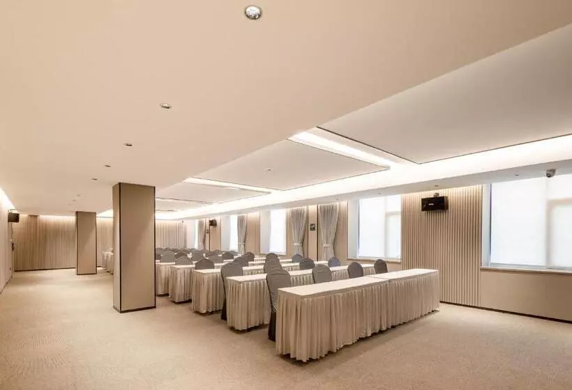 Atour Hotel Fuzhou Jinshan Aegean Sea