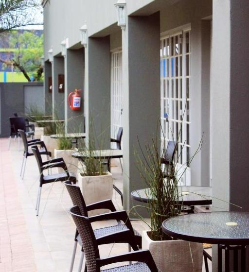 تختخواب و صبحانه Letsema Guest House Klerksdorp