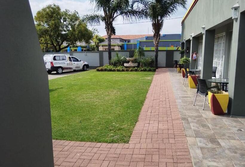 تختخواب و صبحانه Letsema Guest House Klerksdorp