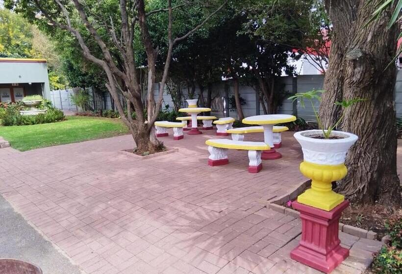 تختخواب و صبحانه Letsema Guest House Klerksdorp