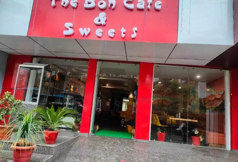 ホテル Rishabh And Banquet Hall