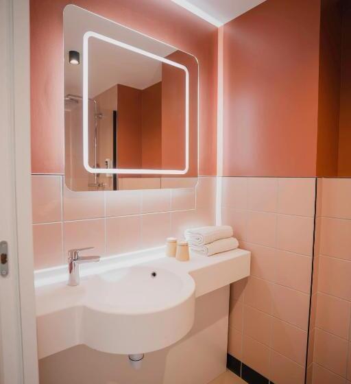 فندق The People Caen