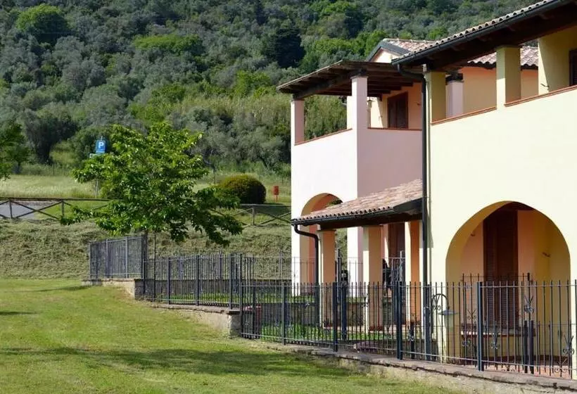 Isa Apartments 6 Beds, Ground Floor With Private Outdoor Area, In Residence With Swimming Pool