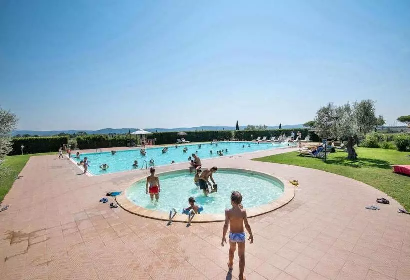 Isa Apartments 6 Beds, Ground Floor With Private Outdoor Area, In Residence With Swimming Pool