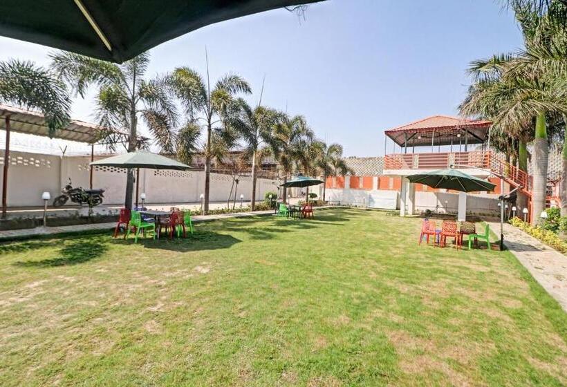 Oyo Hotel Safari Inn