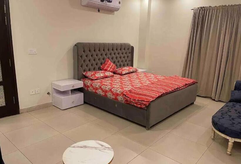 پانسیون Luxurious 2 Bedrooms In Voyage Executive Guesthouse