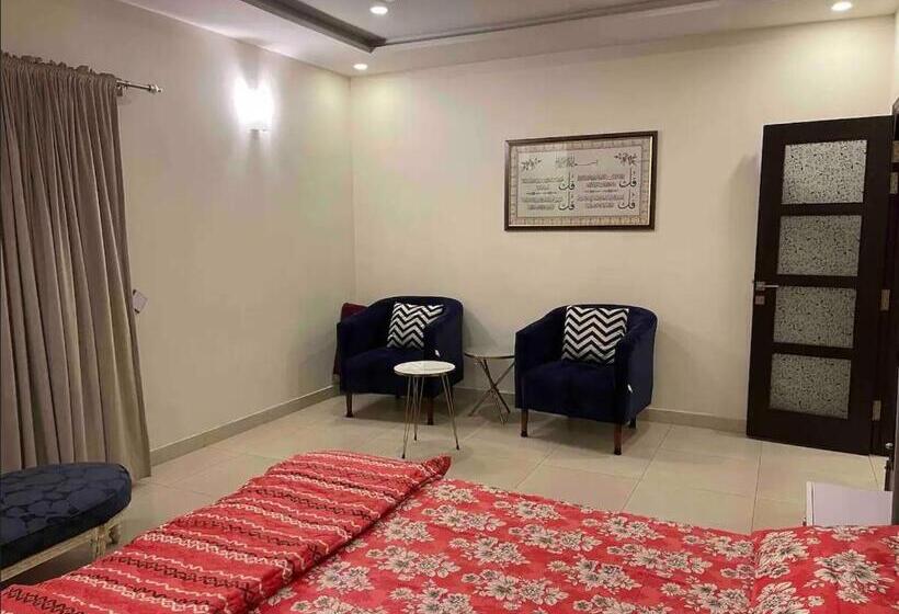 پانسیون Luxurious 2 Bedrooms In Voyage Executive Guesthouse