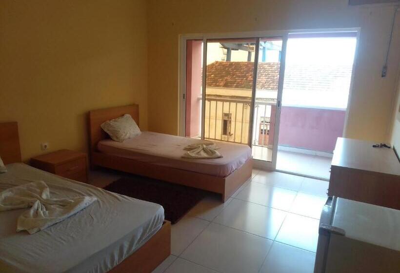 پانسیون Pousada Lobito