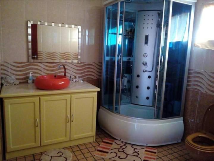 پانسیون Sur La Route De Tortues