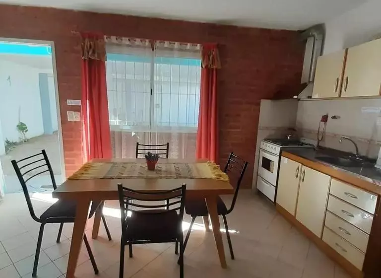 هاستل Casa Host Las Grutas