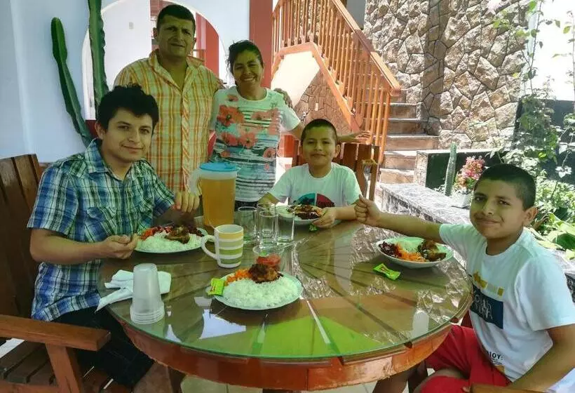 هاستل Hospedaje Fremiott