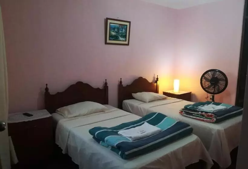 هاستل Hospedaje Fremiott